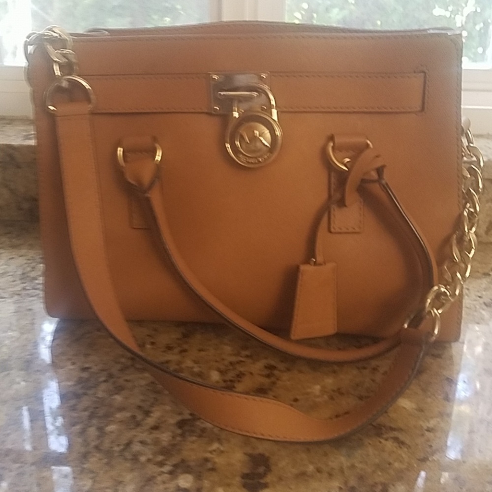 Michael Kors! Tan Chain strap purse!!